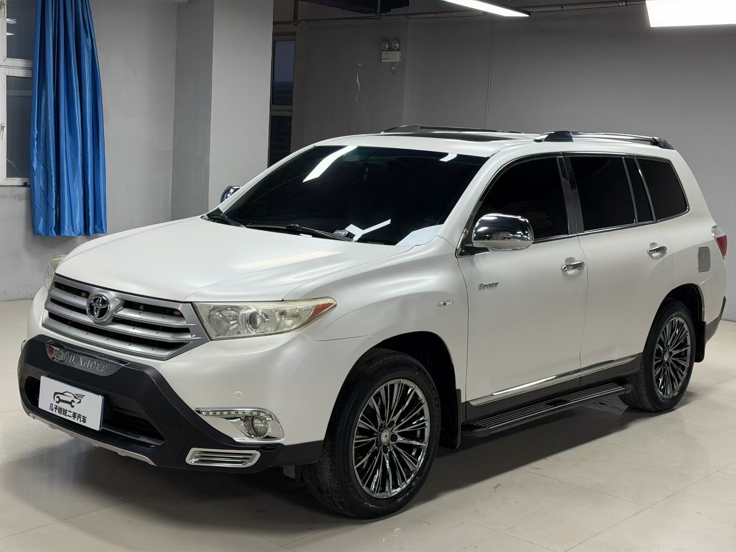 2015يىلنىڭ تويوتا خەنلەنداماشىنا 7كىشلىك ماشىنا بەك پاكىز