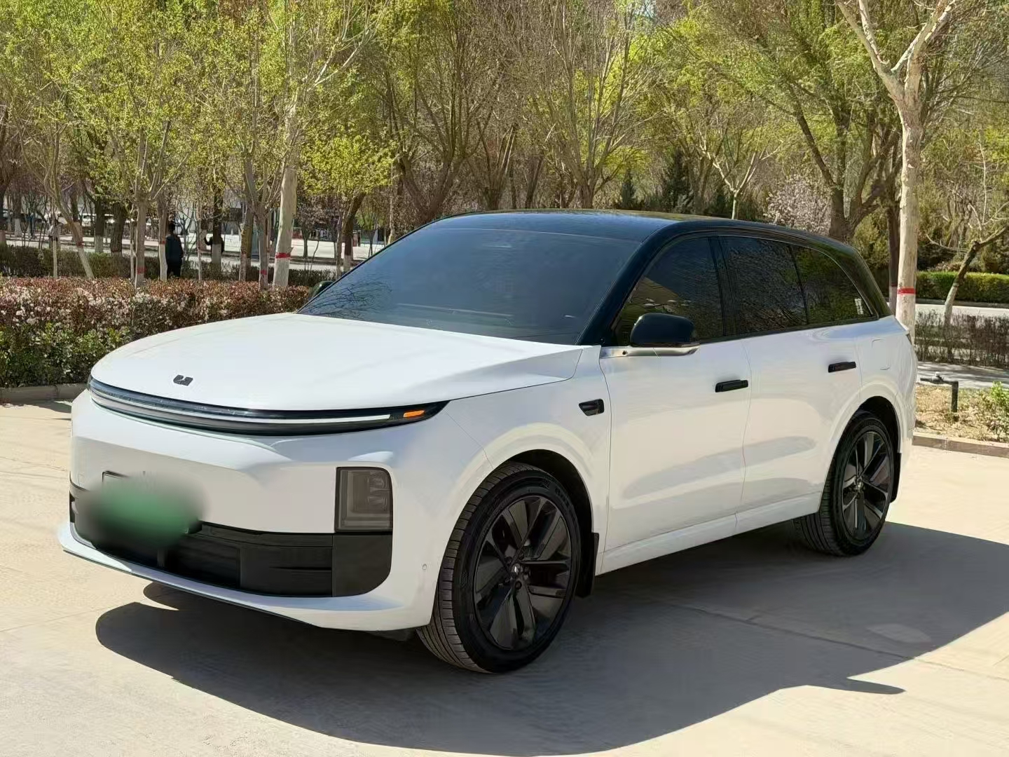 2024-يېلىنىڭ  لېشاڭ L6 pro 插电混动 پۈتۈن زاۋۇت سېر، بېر قات مور، ماشنا بەك يېڭى